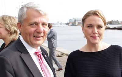 Dagfinn Høybråten with the Justice Minister of Denmark, Karen Hækkerup, who was the host of the meeting. Photo: Norden.org